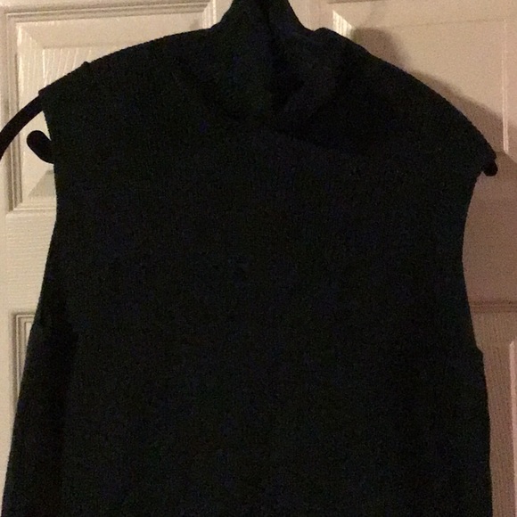 Icone turtle neck tunic sweater. - Picture 2 of 4